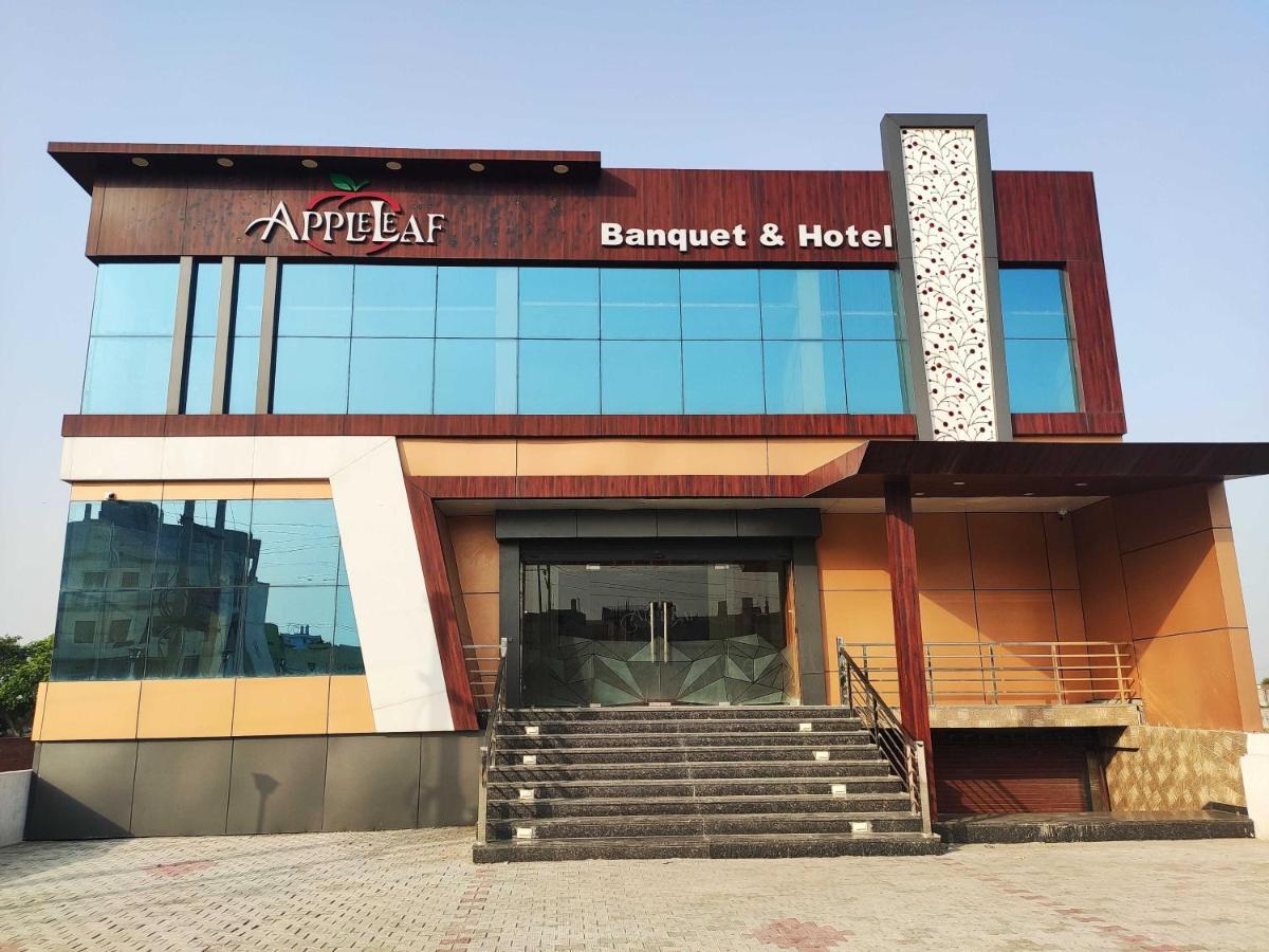 Oyo 92169 Apple Leaf Banquet & Hotel Aligarh Bagian luar foto