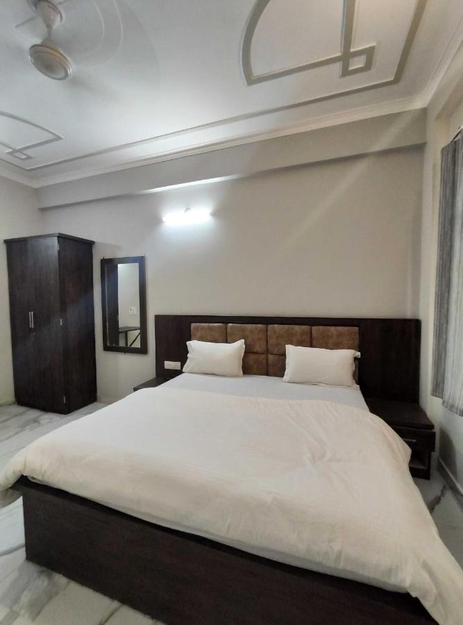 Oyo 92169 Apple Leaf Banquet & Hotel Aligarh Bagian luar foto