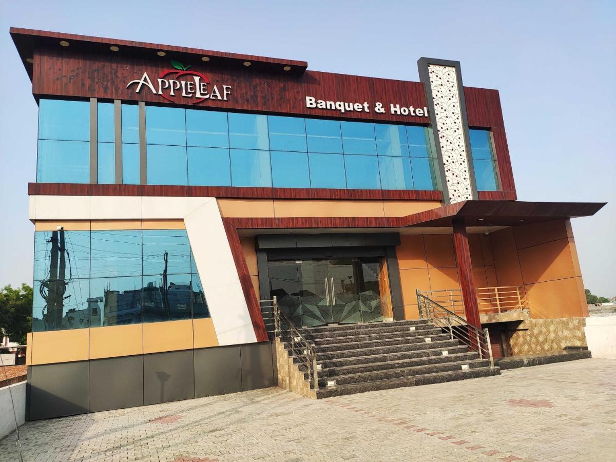 Oyo 92169 Apple Leaf Banquet & Hotel Aligarh Bagian luar foto
